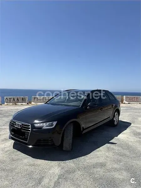 Usado Audi A4 150 CV (110 kW) 2018 Negro Familiar