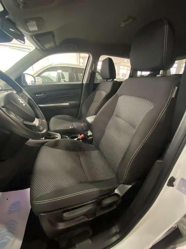 Usado Suzuki Vitara 116 CV (85 kW) 2023 Blanco SUV