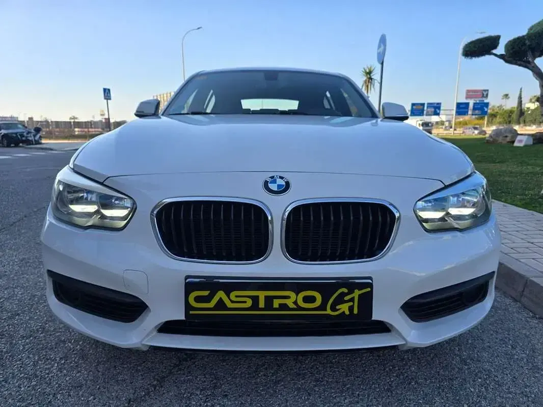 Usado BMW 116 Sport Line 116 CV (85 kW) 2018 Blanco Utilitario