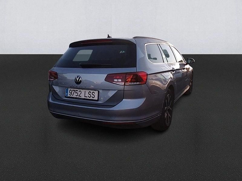 Usado VW Passat Executive 150 CV (110 kW) 2021 Gris Familiar
