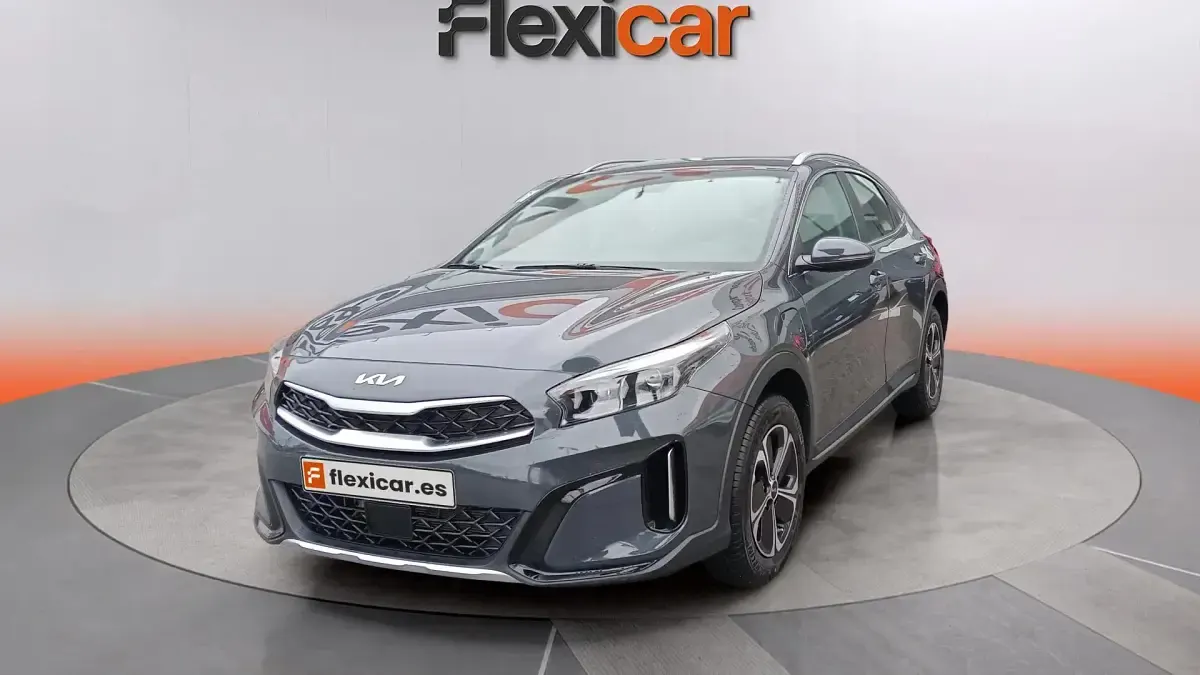 Usado Kia XCeed 141 CV (103 kW) 2024 Gris SUV
