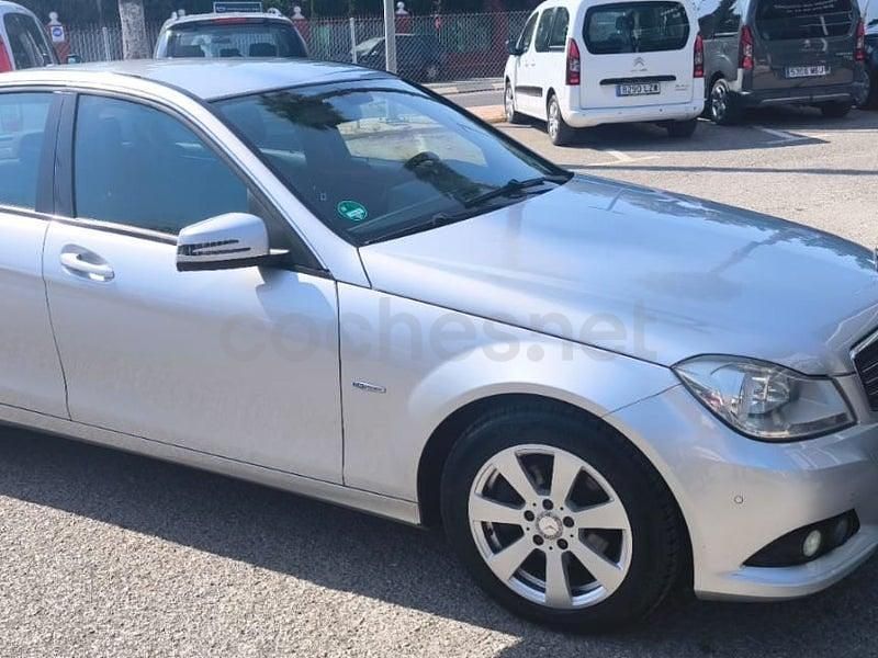 Usado Mercedes C200 136 CV (100 kW) 2012 Gris / plata Berlina