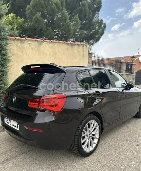 Usado BMW 118 Advantage 143 CV (105 kW) 2015 Marrón Utilitario