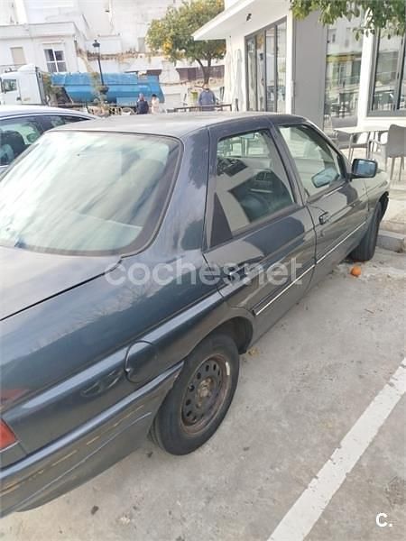 Usado Ford Escort 60 CV (44 kW) 1994 Negro Berlina