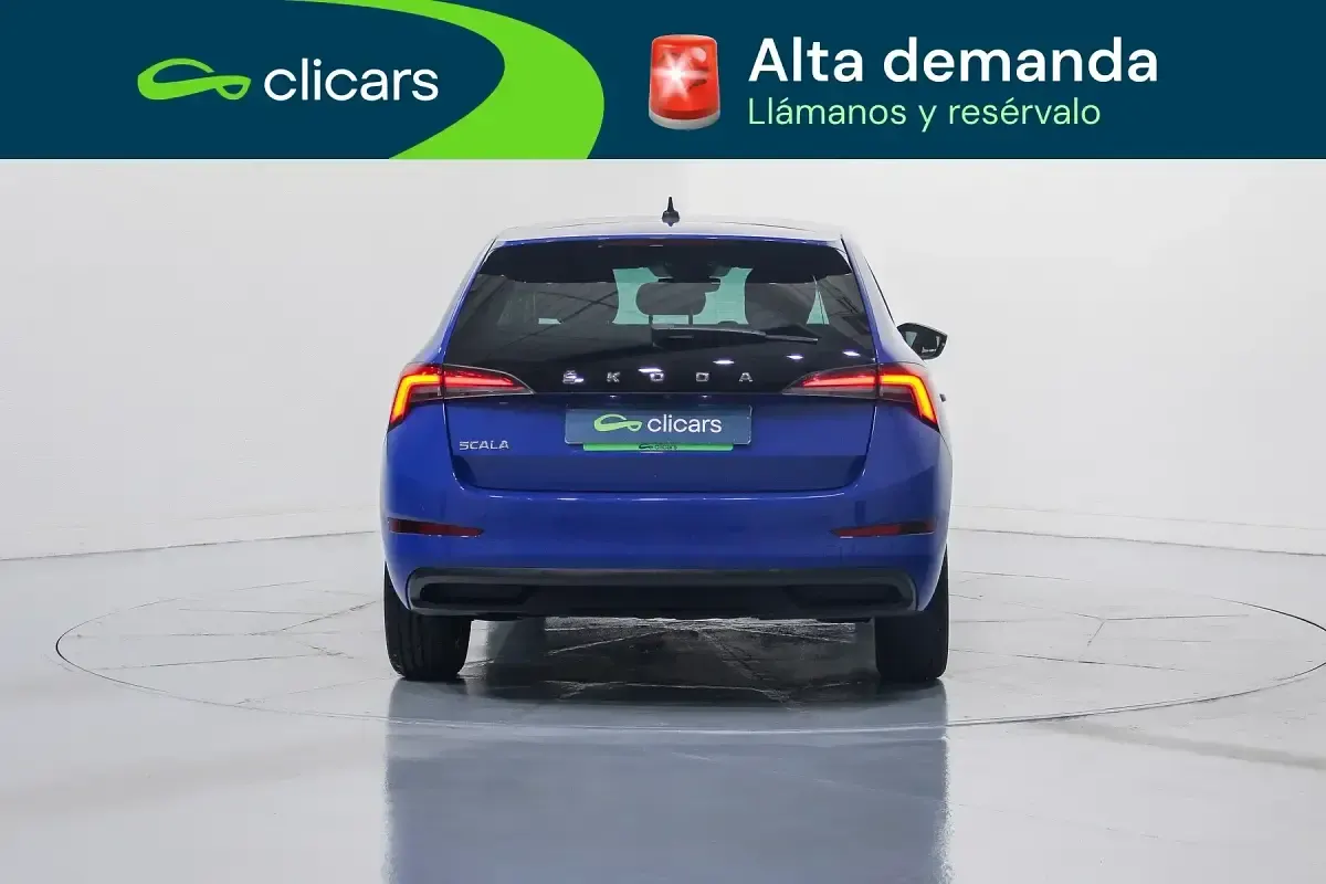 Usado Skoda Scala Ambition 95 CV (69 kW) 2020 Azul Utilitario