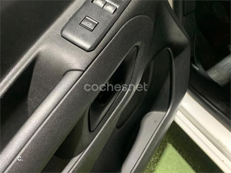 Usado Citroën Berlingo Live 102 CV (75 kW) 2021 Blanco Monovolumen