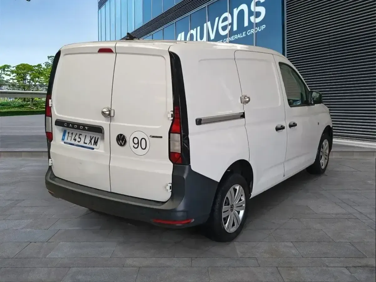 Usado VW Caddy 122 CV (89 kW) 2022 Blanco Monovolumen