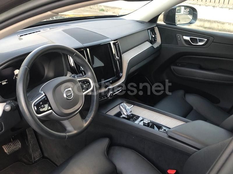 Usado Volvo XC60 Plus 197 CV (144 kW) 2022 Gris / plata SUV