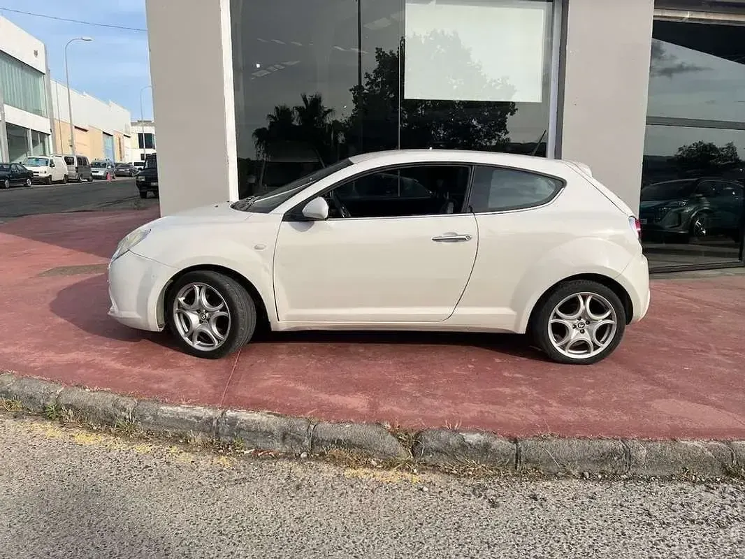Usado Alfa Romeo MiTo Distinctive 95 CV (69 kW) 2012 Blanco Utilitario