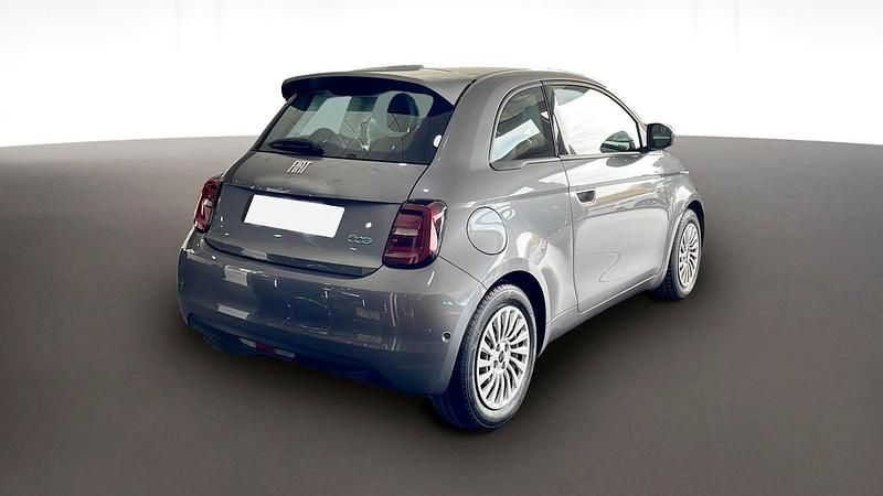 Usado Fiat 500e 86 kW (118 CV) 2024 Mineral grey Berlina