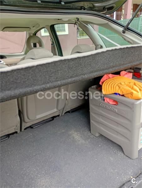 Usado Citroën Xsara Picasso 95 CV (69 kW) 2006 Negro Monovolumen