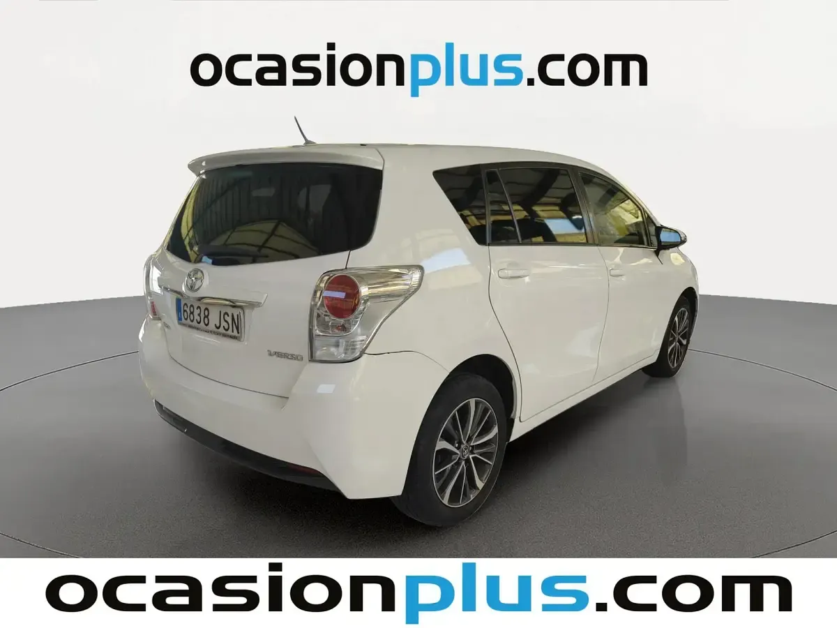 Usado Toyota Verso Advance 132 CV (97 kW) 2016 Blanco Monovolumen