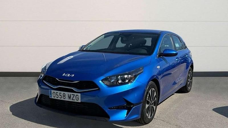 Usado Kia Ceed 101 CV (74 kW) 2025 Azul Utilitario