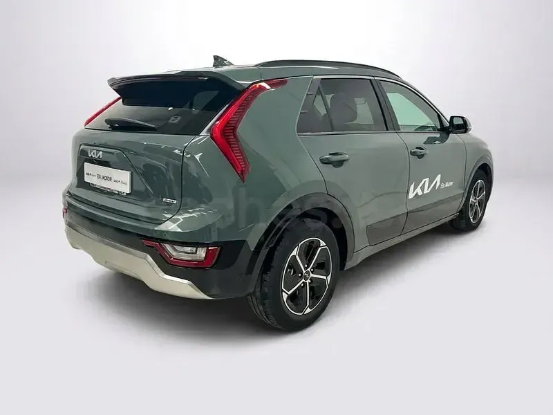 Usado Kia Niro 171 CV (125 kW) 2024 Verde SUV