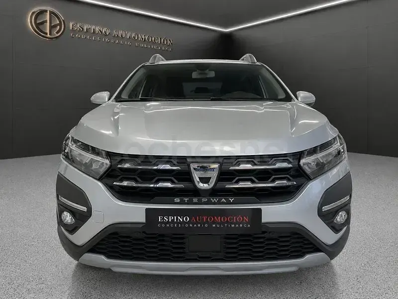 Usado Dacia Sandero Expression 91 CV (66 kW) 2024 Gris / plata Berlina