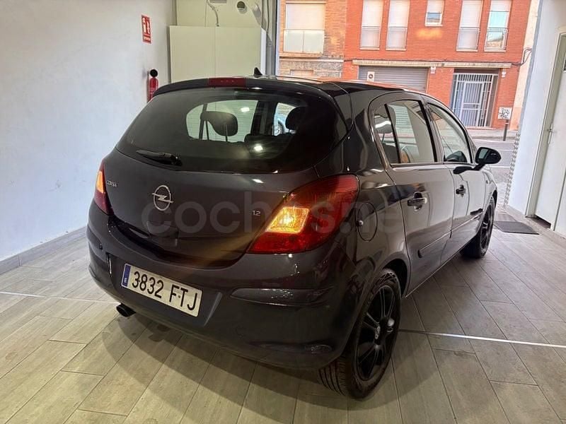 Usado Opel Corsa Essentia 85 CV (62 kW) 2011 Gris / plata Utilitario