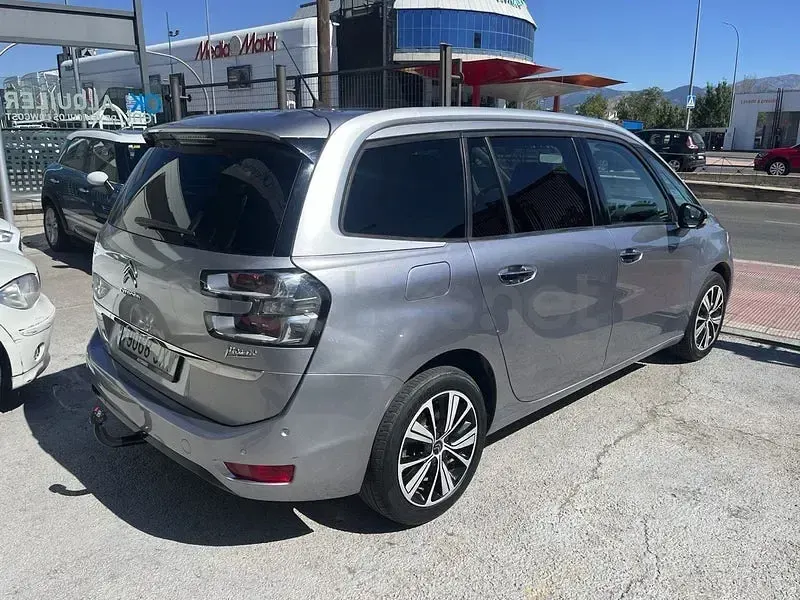 Usado Citroën Grand C4 Picasso Live 130 CV (95 kW) 2017 Gris / plata Monovolumen
