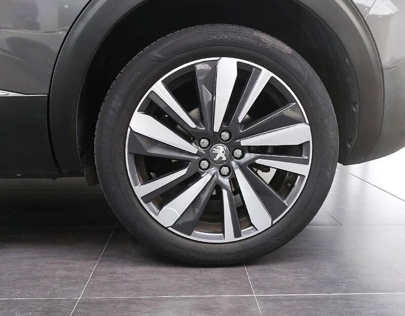 Usado Peugeot 5008 Allure 131 CV (96 kW) 2019 Gris Monovolumen