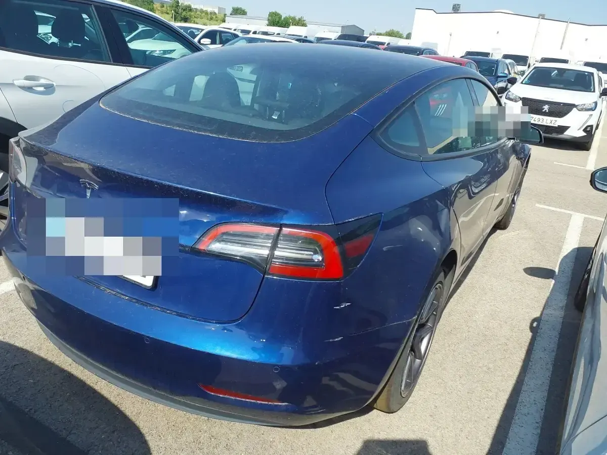 Usado Tesla Model 3 RWD 235 kW (320 CV) 2022 Azul Berlina