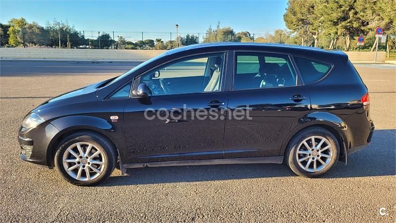 Usado Seat Altea XL Style 140 CV (102 kW) 2011 Negro Monovolumen