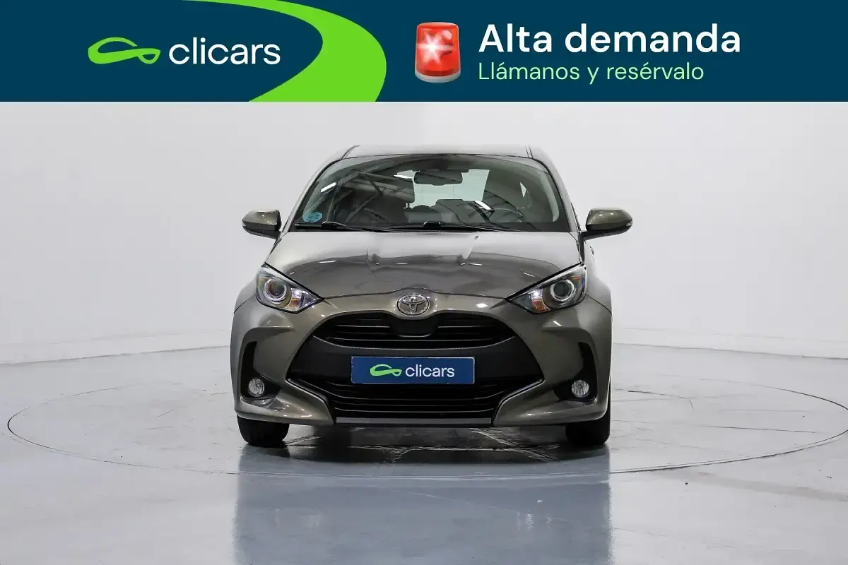 Usado Toyota Yaris Edition 125 CV (91 kW) 2022 Beige Utilitario