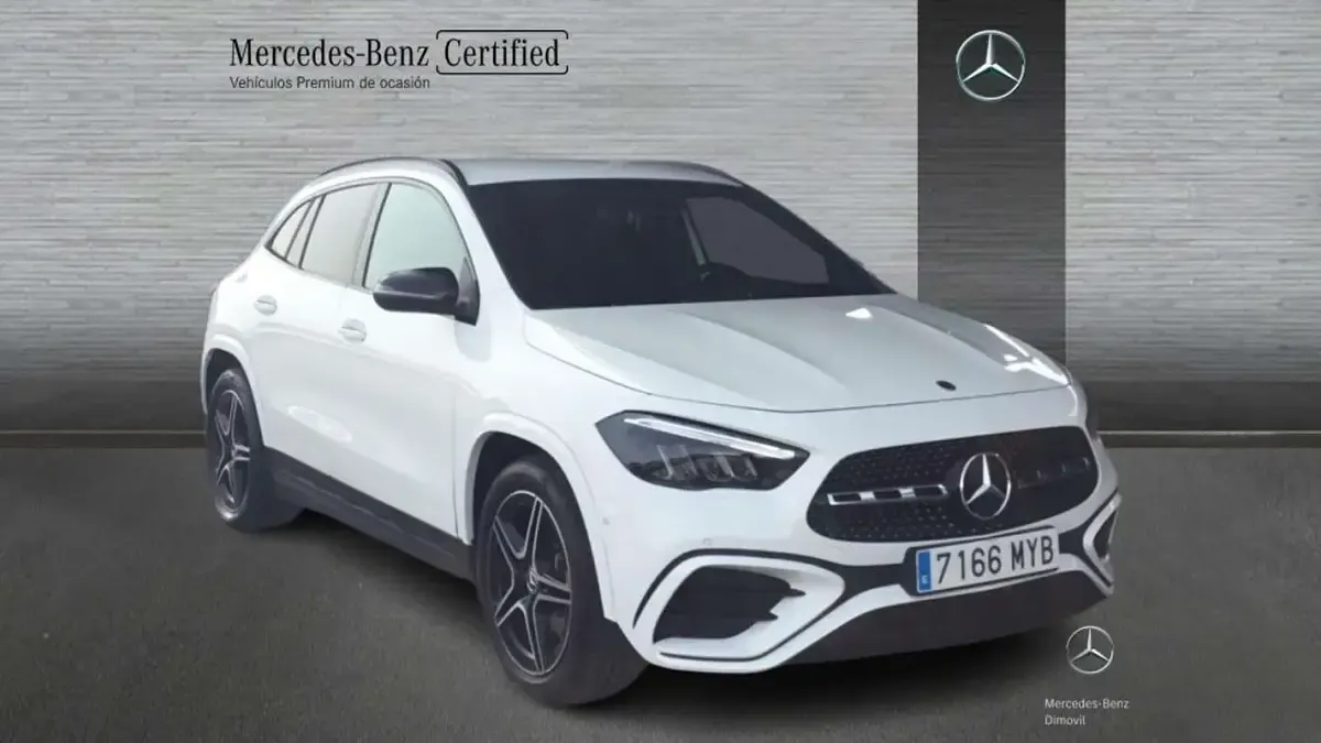 Usado Mercedes GLA200 AMG line 150 CV (110 kW) 2025 Blanco SUV