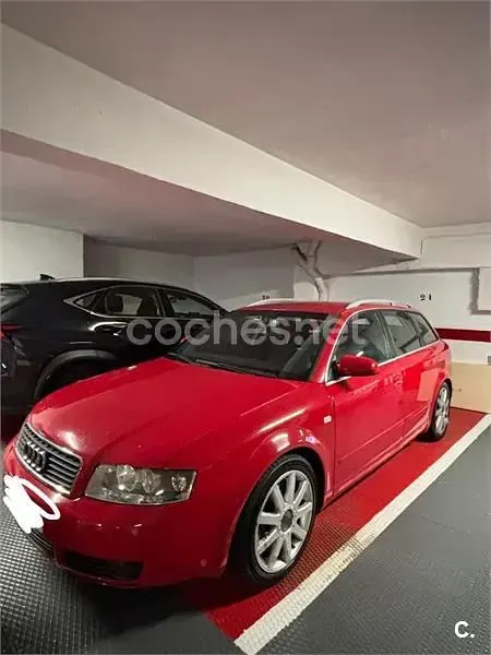 Usado Audi A4 Sport 130 CV (95 kW) 2004 Rojo Familiar