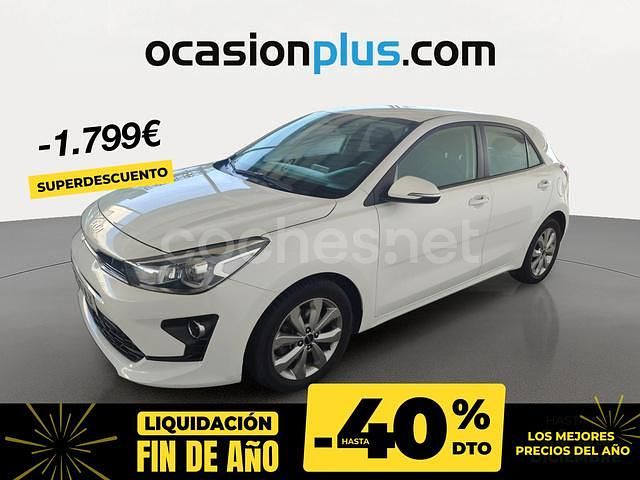 Blanco Usado 2023 Kia Rio Berlina | 15.390 € (Precio justo) - Imagen 1/4