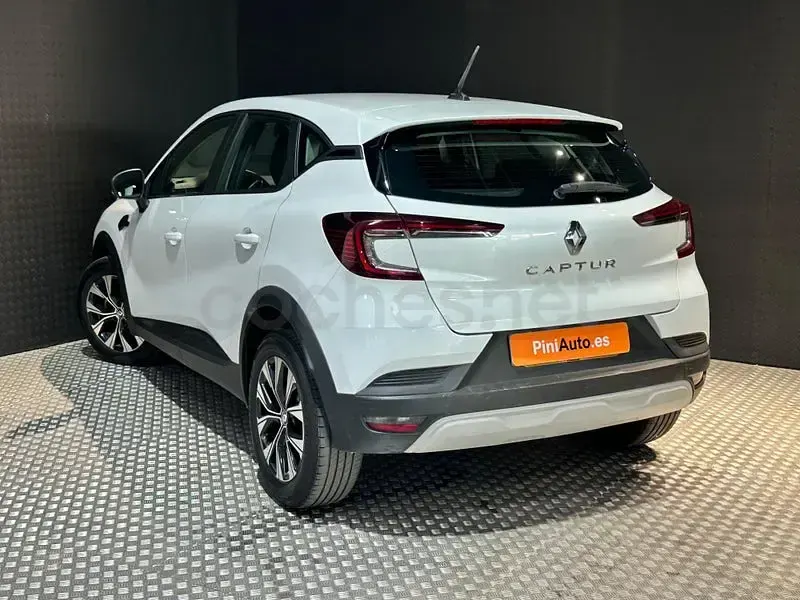 Usado Renault Captur Intens 100 CV (73 kW) 2022 Blanco SUV