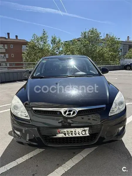 Usado Hyundai i30 Style 122 CV (89 kW) 2008 Negro Berlina