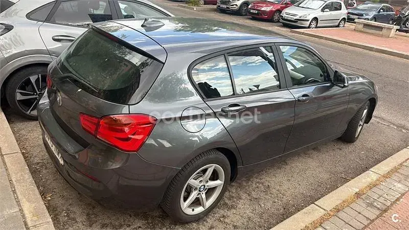 Usado BMW 116 Comfort Edition 116 CV (85 kW) 2018 Gris / plata Utilitario