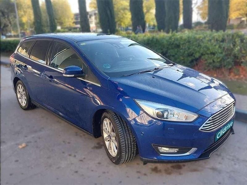 Usado Ford Focus Titanium 125 CV (91 kW) 2015 Azul Familiar