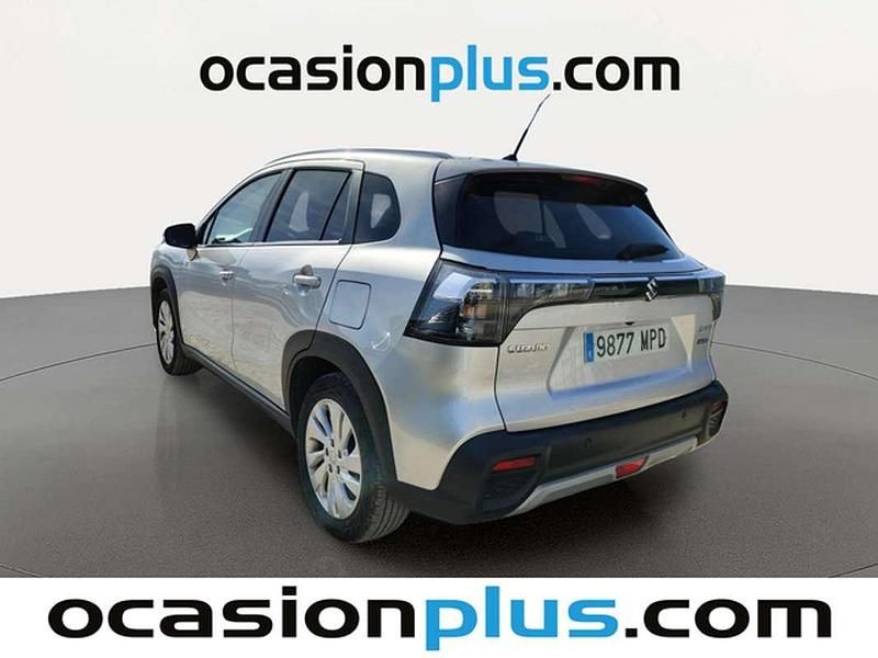 Usado Suzuki SX4 129 CV (94 kW) 2024 Plateado SUV