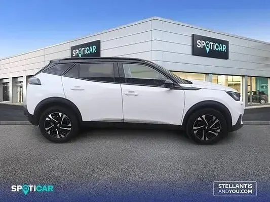 Usado Peugeot 2008 Allure 100 CV (73 kW) 2019 Blanco SUV
