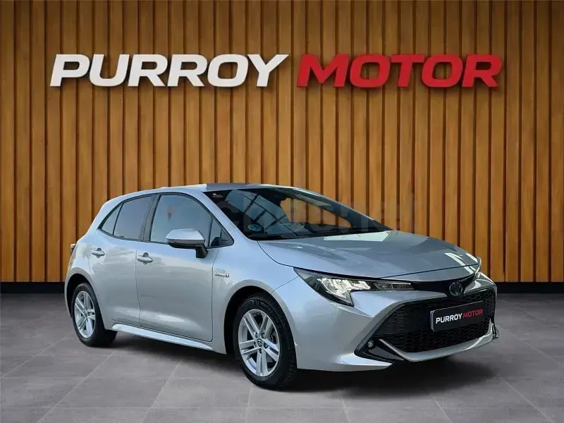 Usado Toyota Corolla Style 122 CV (89 kW) 2022 Gris / plata Berlina