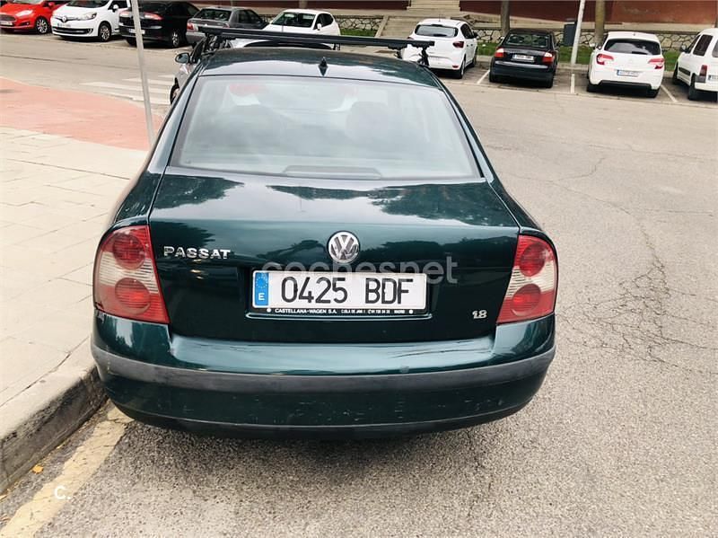 Usado VW Passat Comfortline 150 CV (110 kW) 2000 Verde Familiar