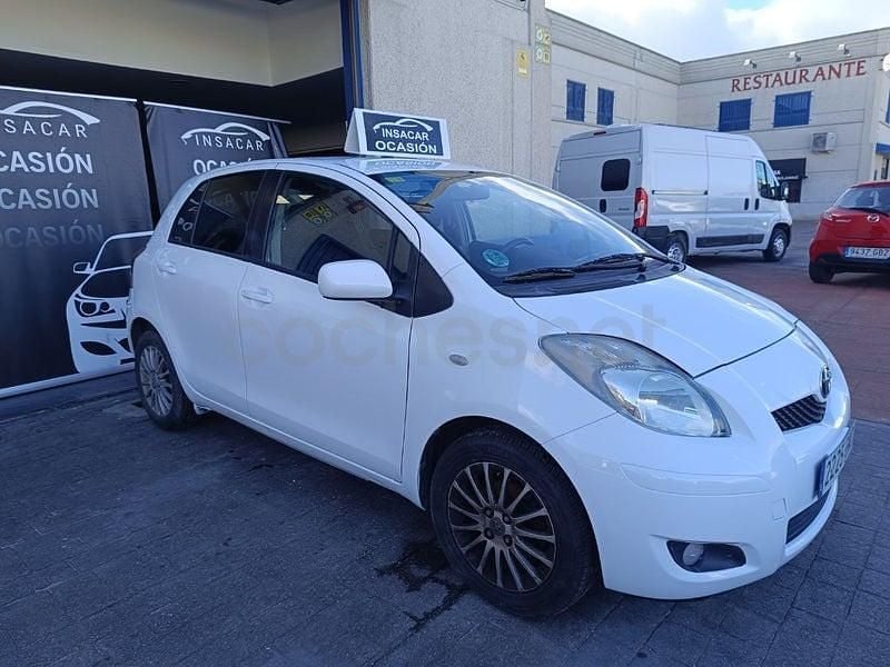 Usado Toyota Yaris Active 101 CV (74 kW) 2009 Blanco Berlina