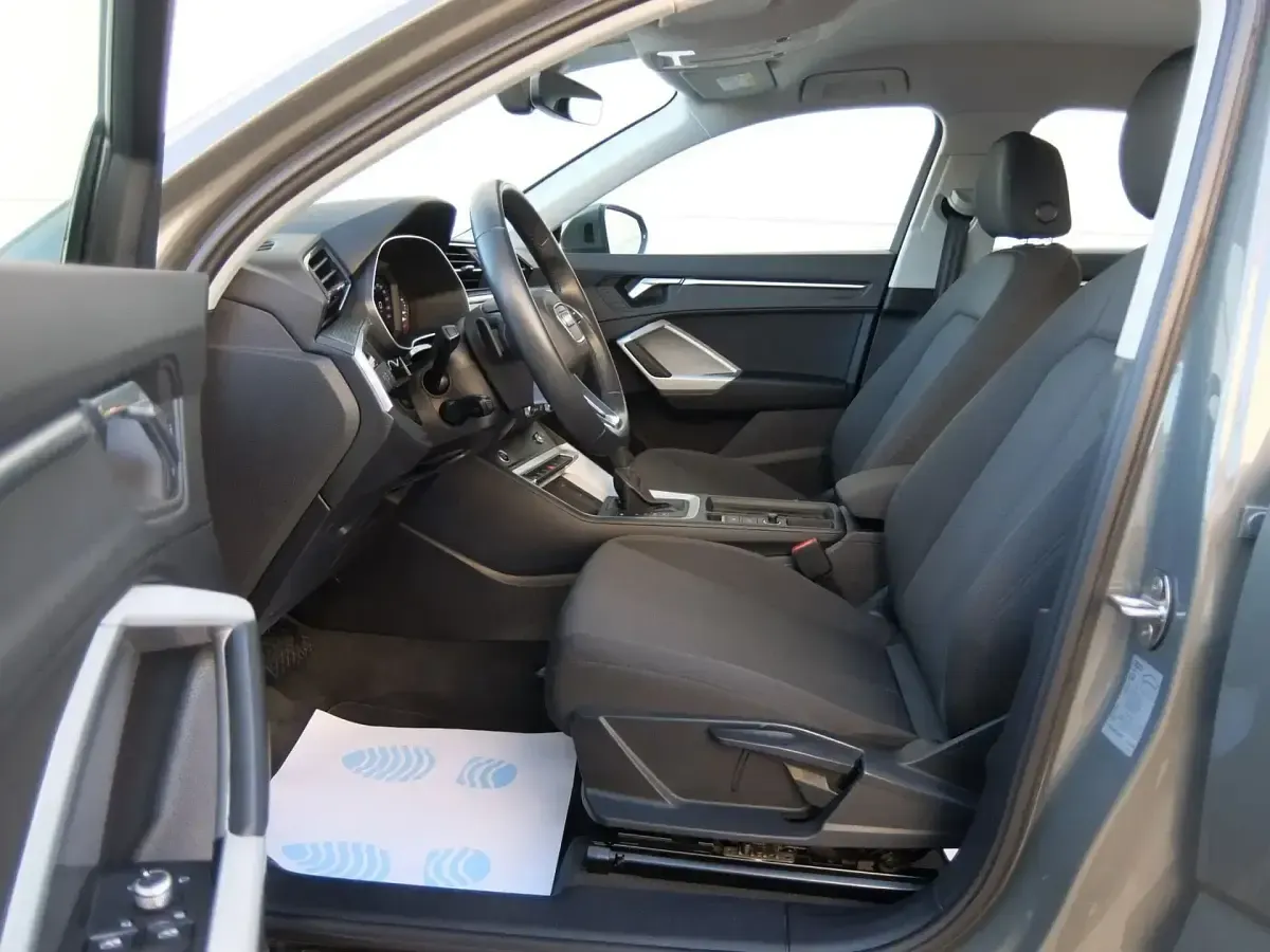Usado Audi Q3 Advanced 150 CV (110 kW) 2022 Gris SUV