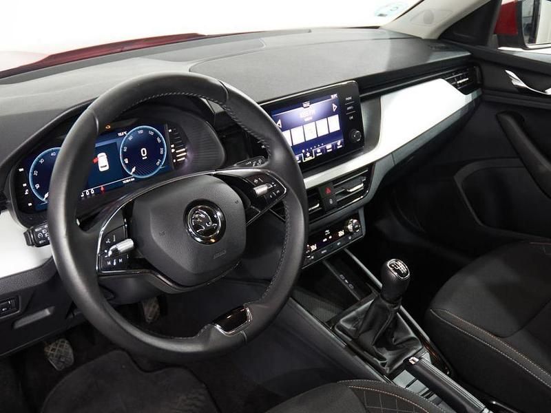 Usado Skoda Kamiq Ambition 110 CV (80 kW) 2024 Rojo SUV
