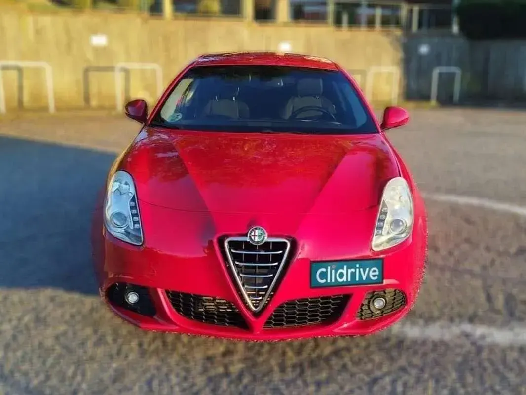 Usado Alfa Romeo Giulietta Distinctive 105 CV (77 kW) 2013 Rojo Utilitario