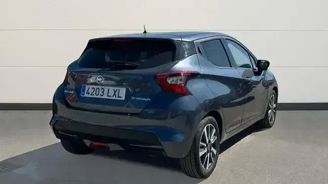 Usado Nissan Micra 92 CV (67 kW) 2022 Gris Utilitario