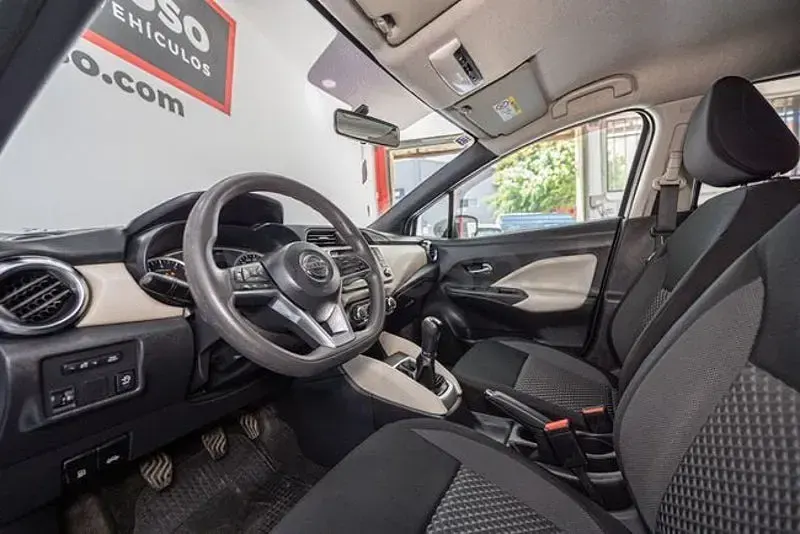 Usado Nissan Micra Acenta 101 CV (74 kW) 2019 Gris / plata Utilitario