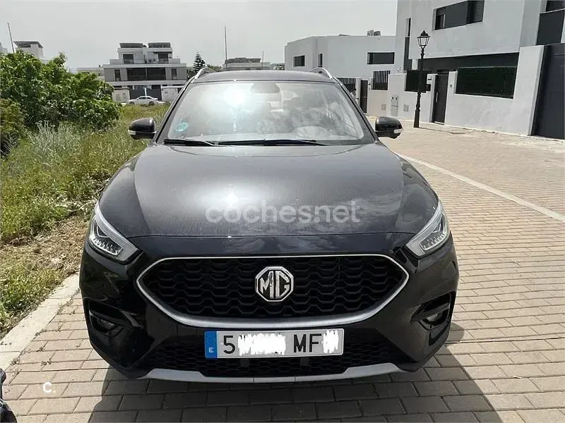 Usado MG ZS Luxury 106 CV (77 kW) 2023 Negro SUV