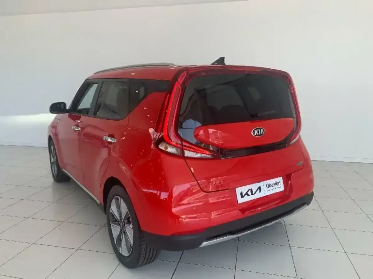 Usado Kia Soul EV 150 kW (204 CV) 2021 Rojo SUV