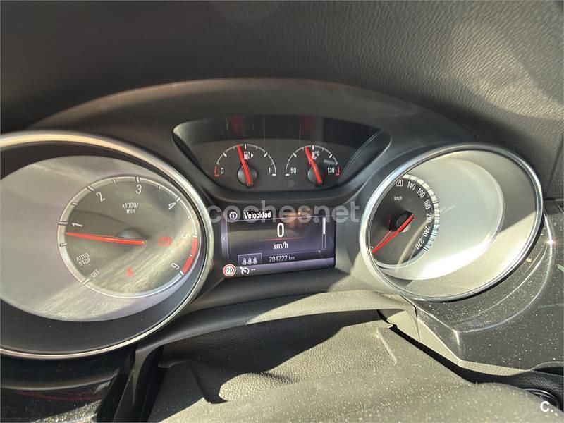 Usado Opel Astra 136 CV (100 kW) 2018 Rojo Berlina