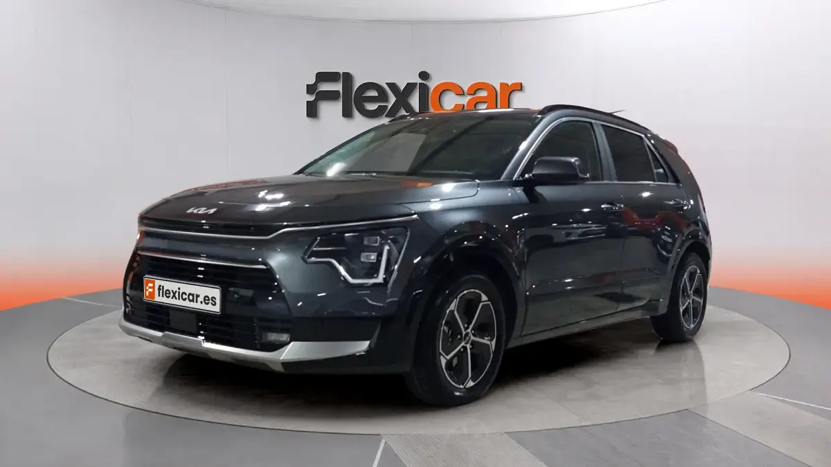 Usado Kia Niro 141 CV (103 kW) 2023 Gris SUV