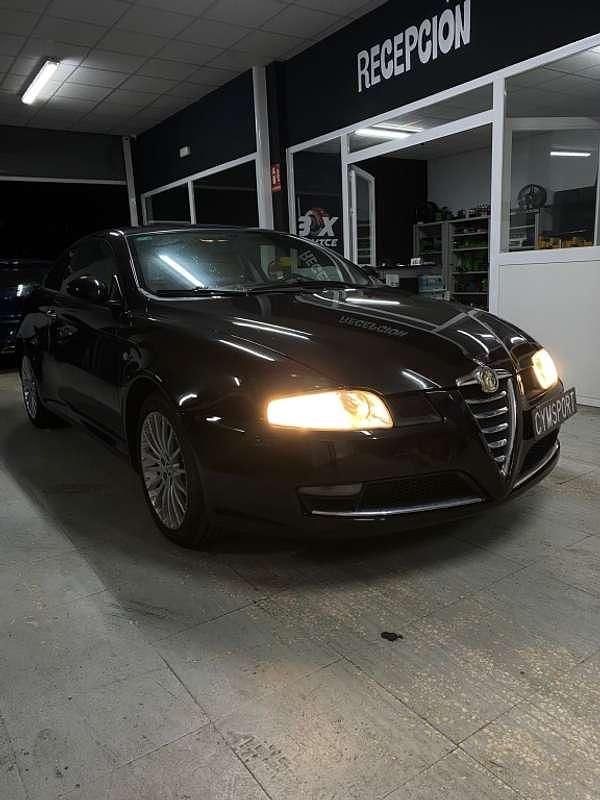 Usado Alfa Romeo GT Distinctive 150 CV (110 kW) 2006 Blanco Coupe