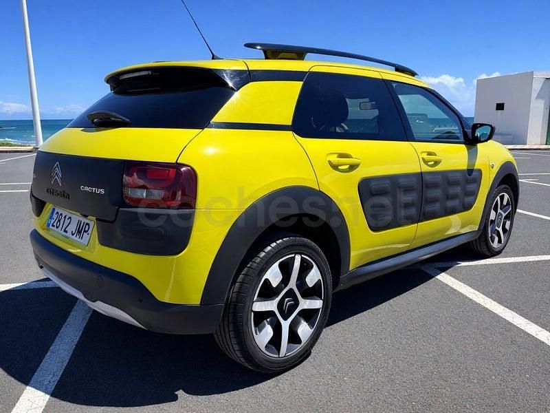 Usado Citroën C4 Shine 100 CV (73 kW) 2016 Amarillo Berlina