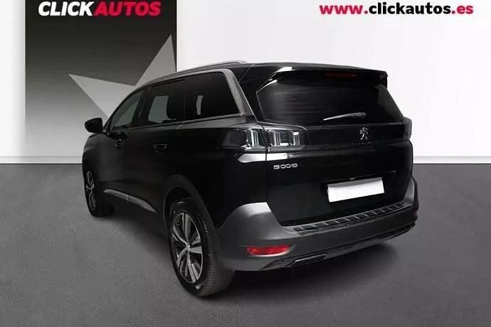 Usado Peugeot 5008 Allure 131 CV (96 kW) 2024 Negro Monovolumen