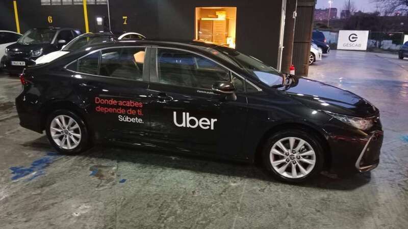 Negro noche Usado 2023 Toyota Corolla Style Berlina | 17.000 € - Imagen 1/4